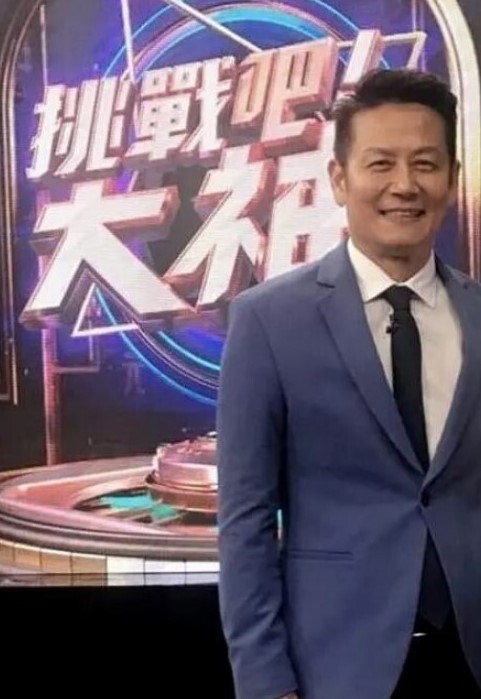 重庆高颜值外唯极品女神曝光，多少男人的白月光却在外唯届玩得风生水起！ - 无需等待海报