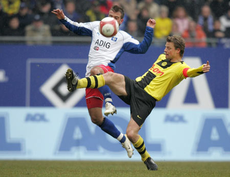 他的表现更 他的表现更